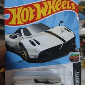 Hot Wheels 17 Pagani Hyuara Roadster